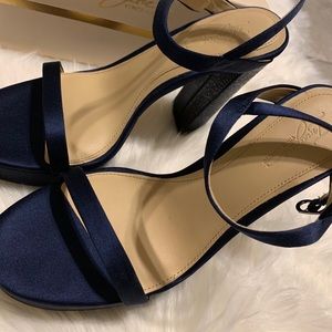 Brand New Vince Camuto style IM-MIKA